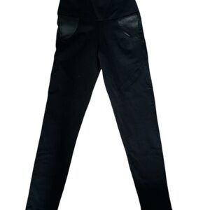 Aranza High-Waisted leggings